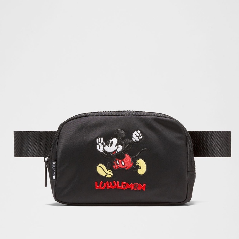 Lululemon x Disney | everywhere belt bag | black